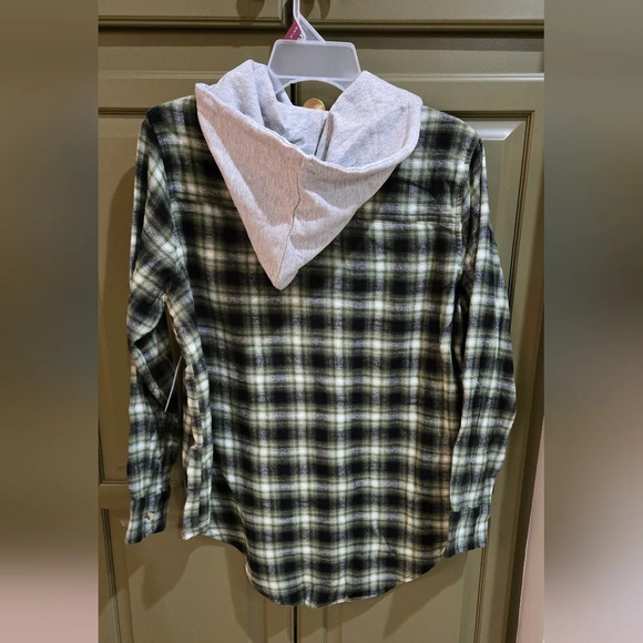 NWT Time & Tru green and black long sleeve button down flannel with hood - Picture 2 of 5